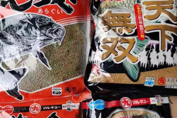 鲤鱼喜欢吃什么天然饵料,玉米、麦粒、红薯等种类都适合使用