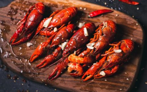 小龙虾一年四季都有吗？一年四季都能吃吗？